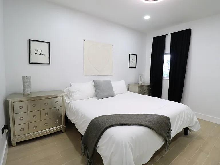 1571 SW 136th Ave — Photo 3