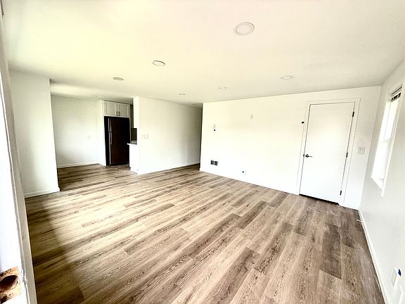 5th image of 8352 Wabash Ave S