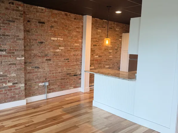 14 S Main St #1, Castleton On Hudson, NY 12033