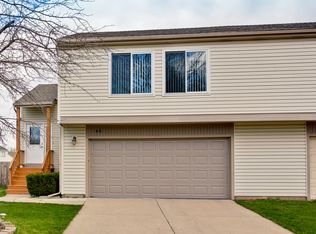 46 Buckingham Ln, Buffalo Grove, IL 60089