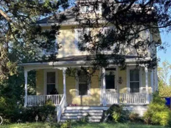 8418 Cunningham Dr, College Park, MD 20740