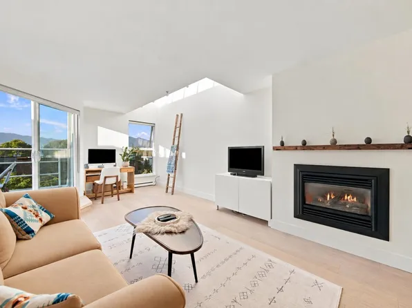 2240 York Ave, Vancouver, BC V6K 1C6