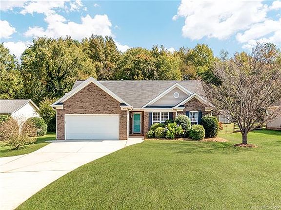 3rd image of 7012 Cedarbrook Dr