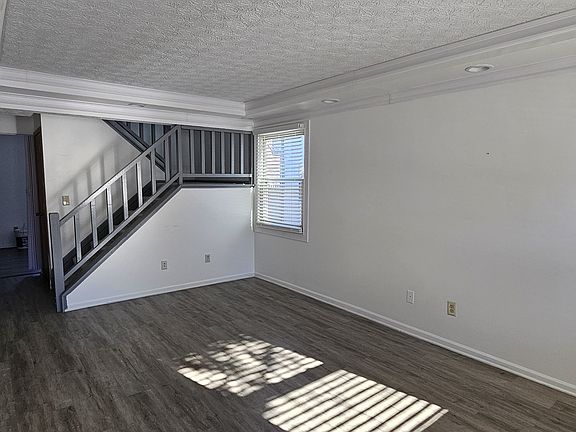 2nd image of 3856 Longton Dr