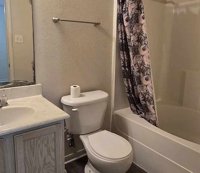 418-D Brittney 9 master bath (3) 2_08042026