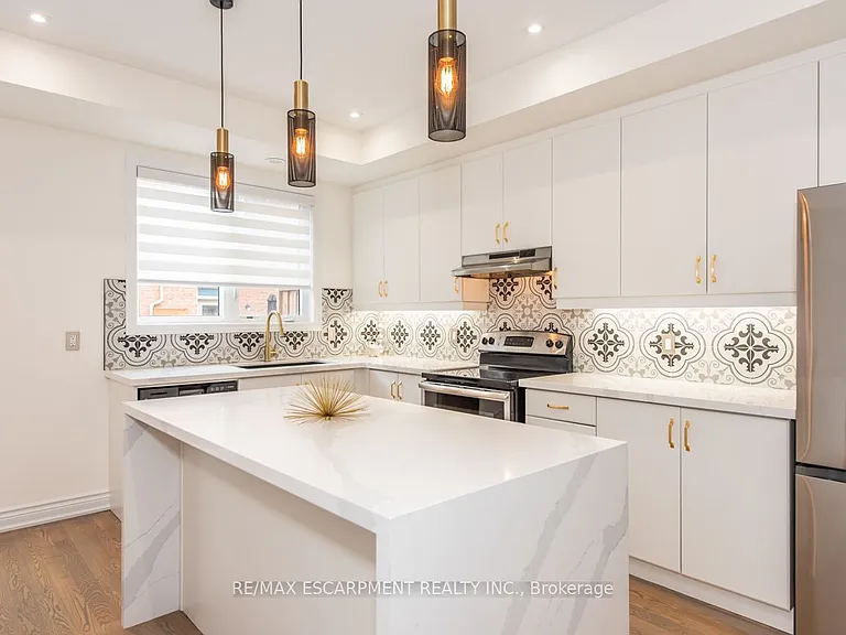 64 City Park Cir — Photo 14