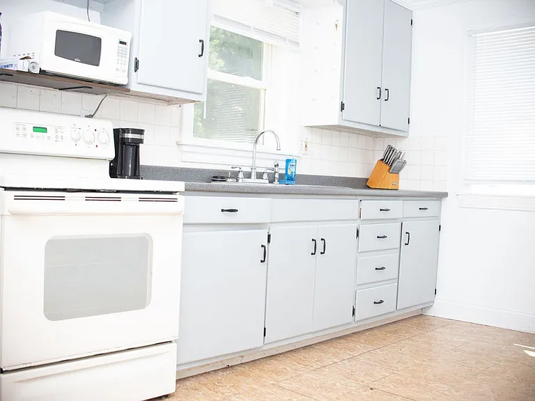 436 N Prince St — Photo 4