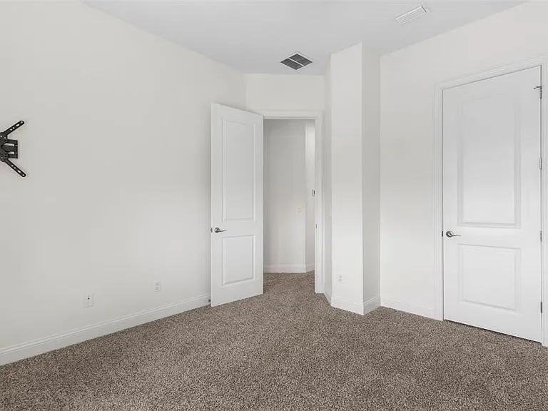 2703 Morning Light Ct — Photo 44