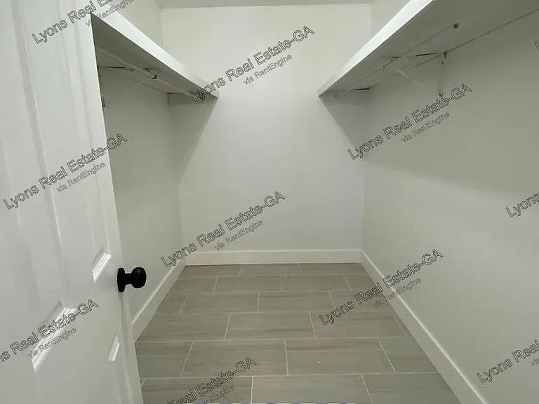1028 S Gordon Ave — Photo 14