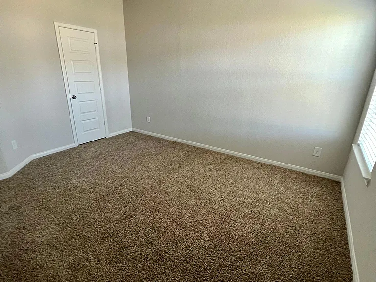 22010 King Heights Ln — Photo 7