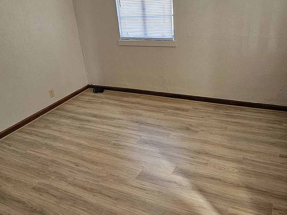 1st image of 2009 1/2 D St APT B