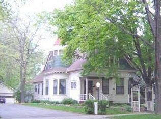 632 S Jackson St, Green Bay, WI 54301