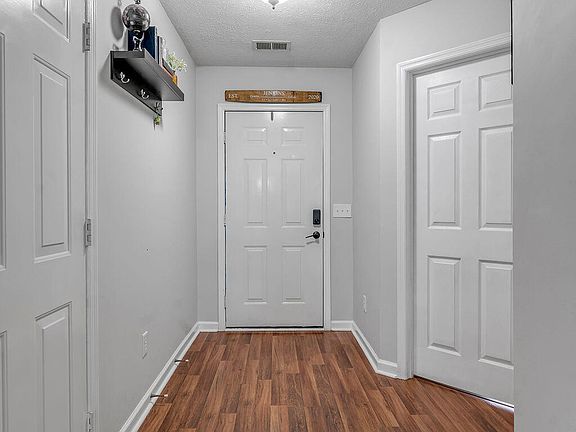 5th image of 1416 Equine Way