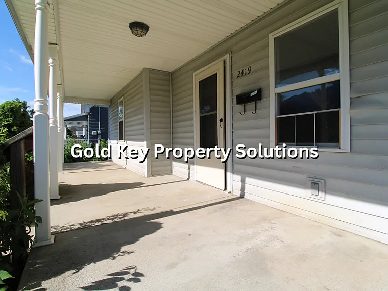 2419 Jackson St — Photo 4