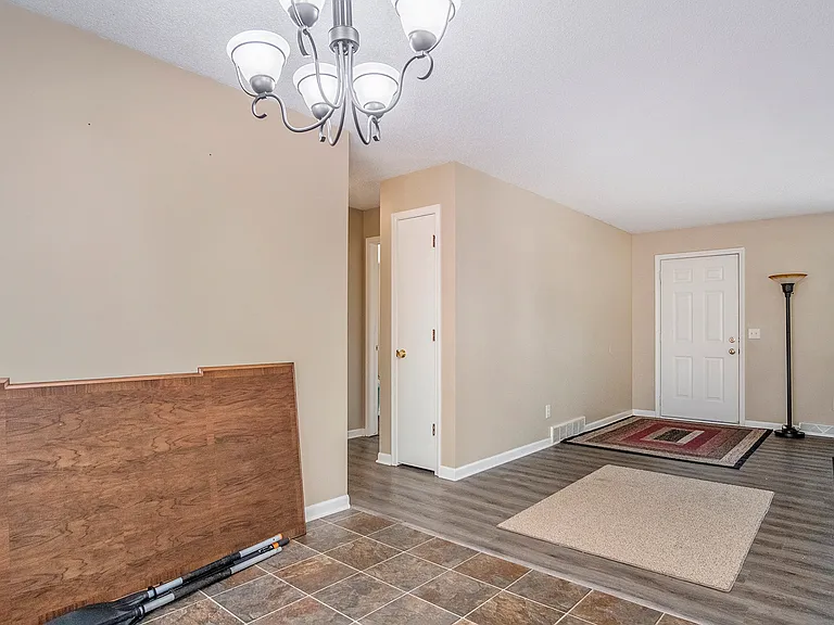 6679 Pleasantview St NE — Photo 9