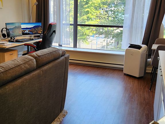 2nd image of 1249 Granville St