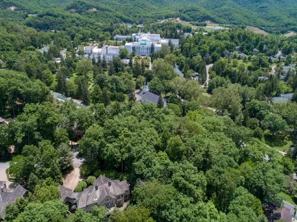 228 Walnut Pl, White Sulphur Springs, WV 24986