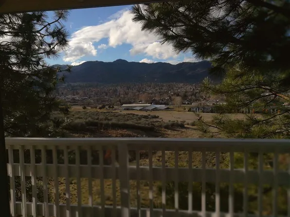 801 Sierra Vista Way APT 11, Yreka, CA 96097