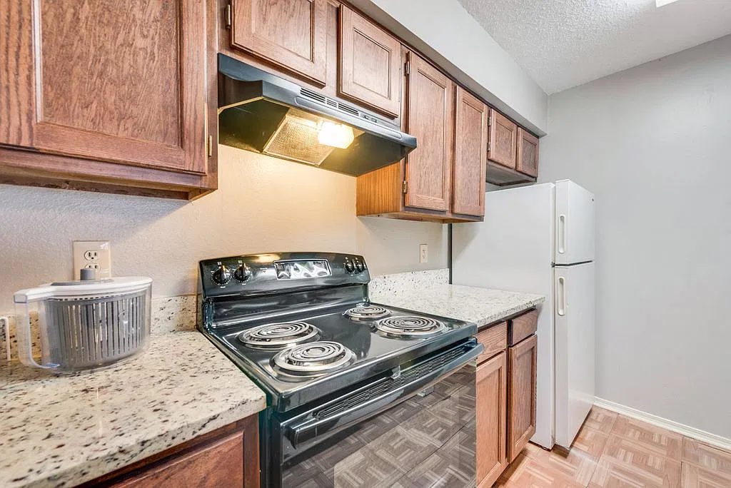 600 Grand Avenue,Arlington,TX-76010 — Photo 3