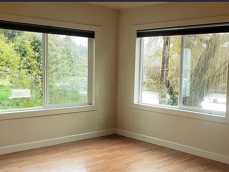 2514 NE Barnett St — Photo 11