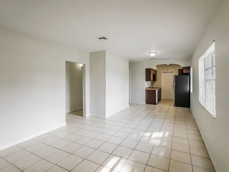 820 Carolina Ave — Photo 5