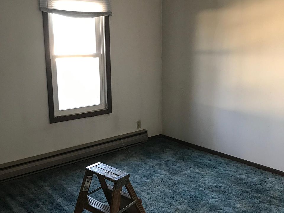 1st image of 106 S Main St #3