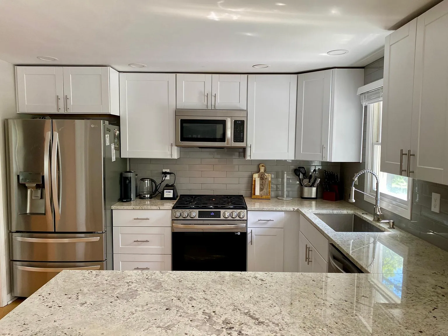 3 bed, 1152 sqft, $2,350 — Photo 4