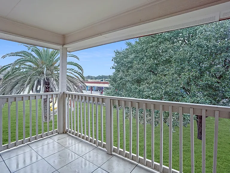 Palm Tree Apartments — Photo 18