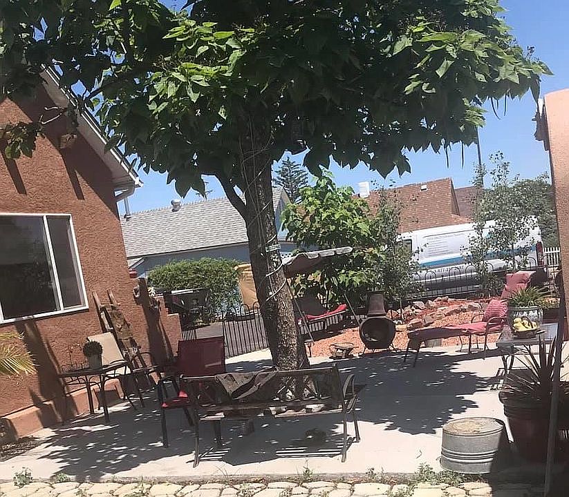 2nd image of 1517 E 6th St