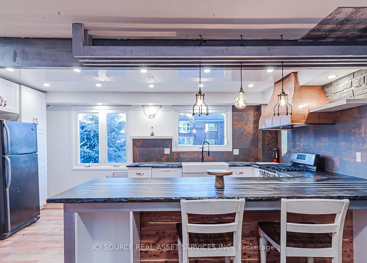 3 bed, $2,999 — Photo 2