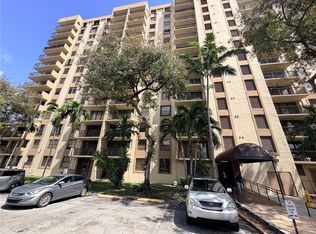 Greenwich Ph I Condo, North Miami, FL 33161
