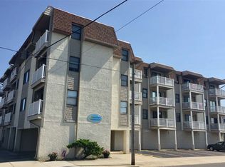 147 42nd St APT 102, Sea Isle City, NJ 08243