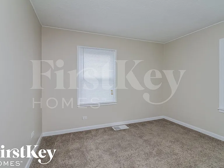 14626 Kedzie Ave — Photo 12