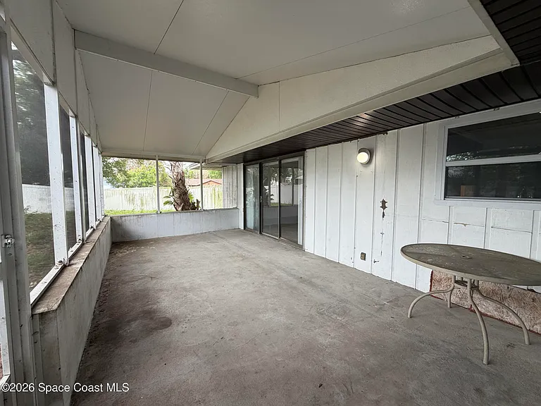 760 John Adams Ln — Photo 12