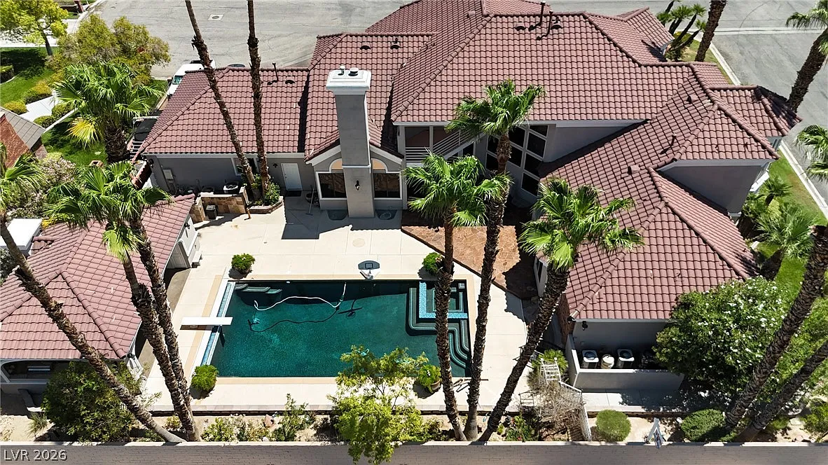 5 bed, 6.5 bath, 7228 sqft, $9,500 — Photo 4