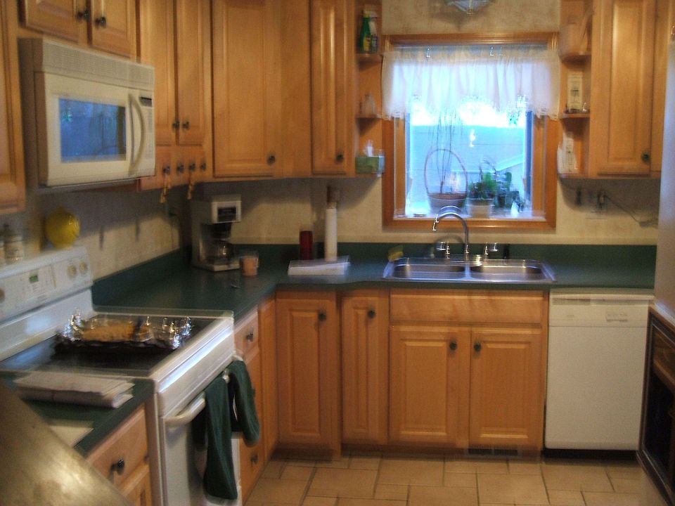 New Kitchen w/Plant Window