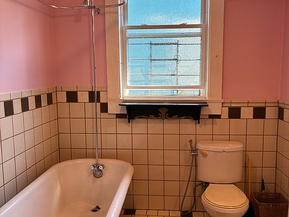 4th image of 1707 Frenchmen St