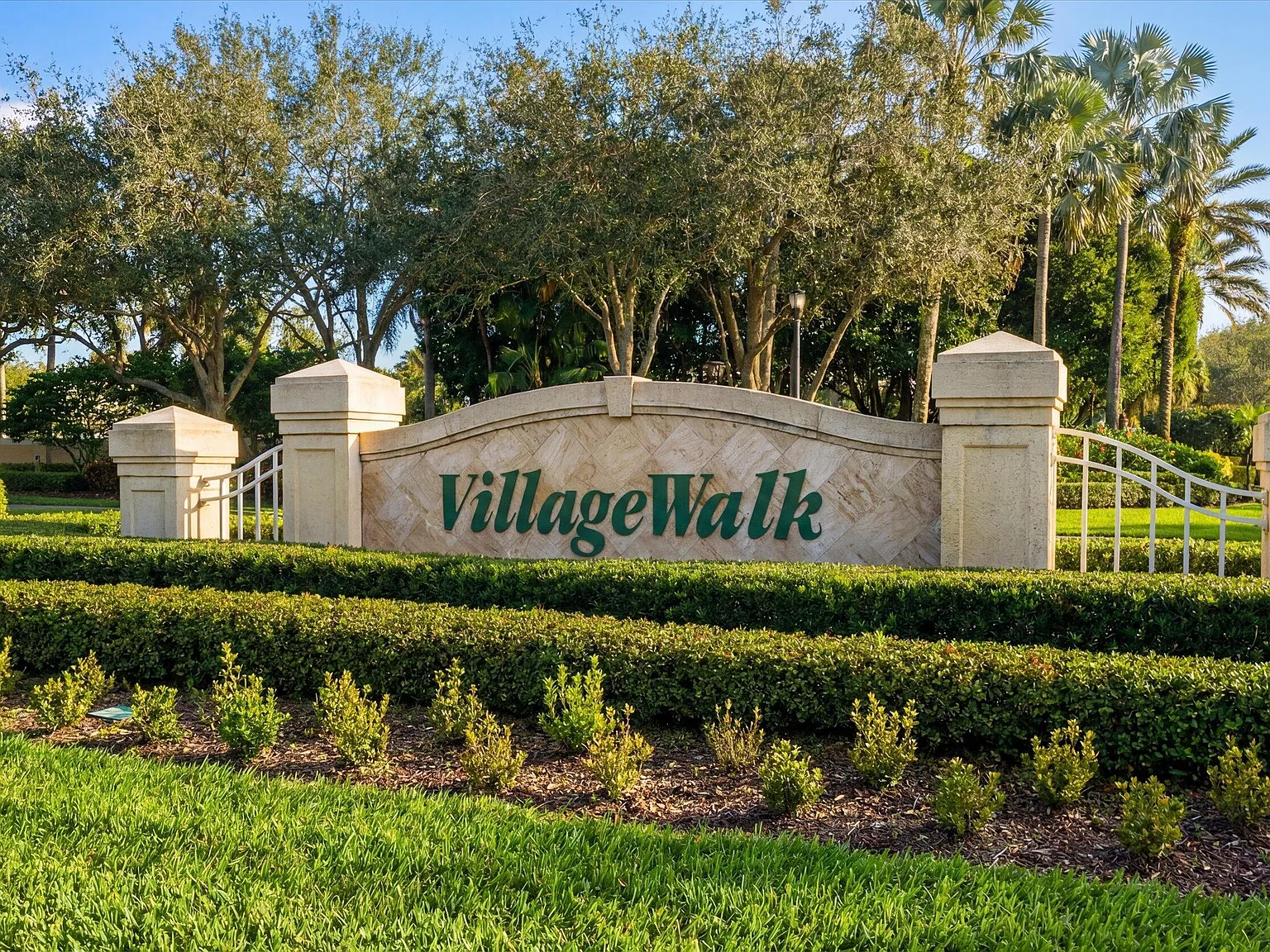 3 bed, 2.5 bath, 2199 sqft, $5,500 — Photo 2