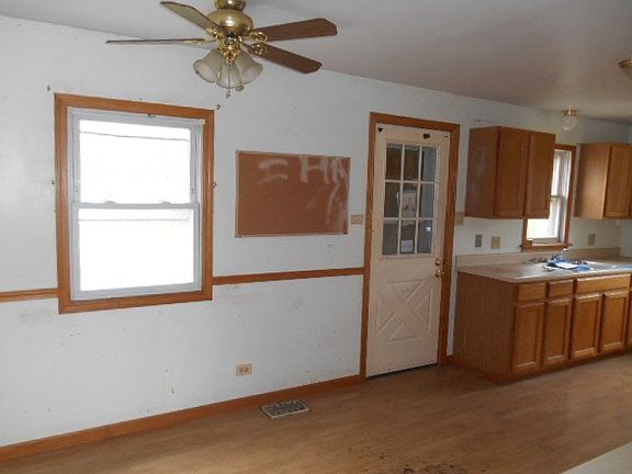 2nd image of 21495 E Lincoln Hwy