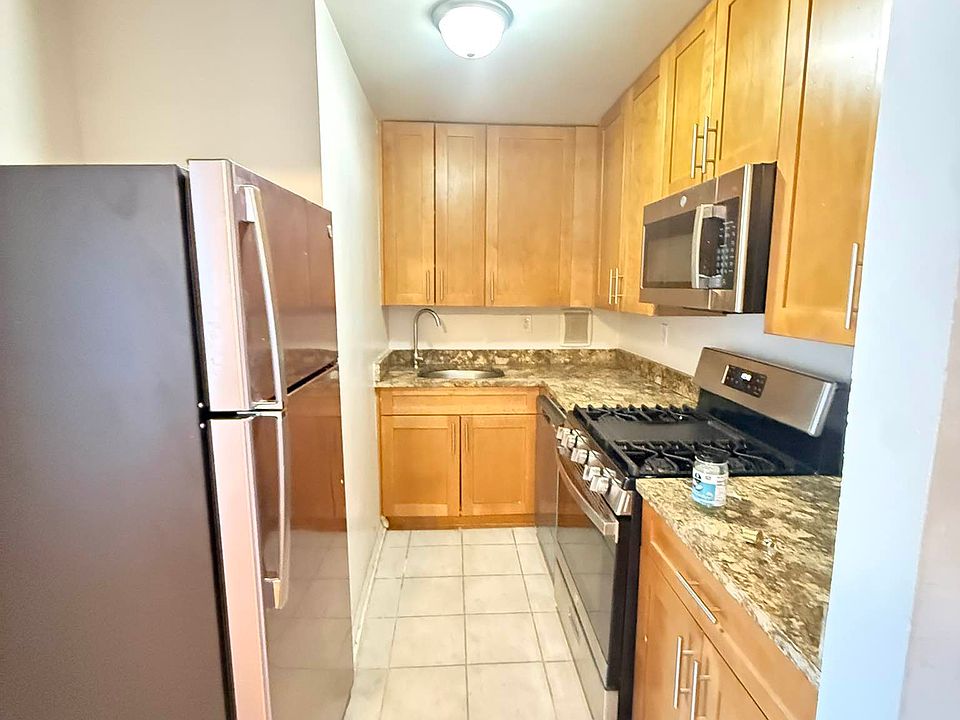 2nd image of 315 Ocean Pkwy #3W