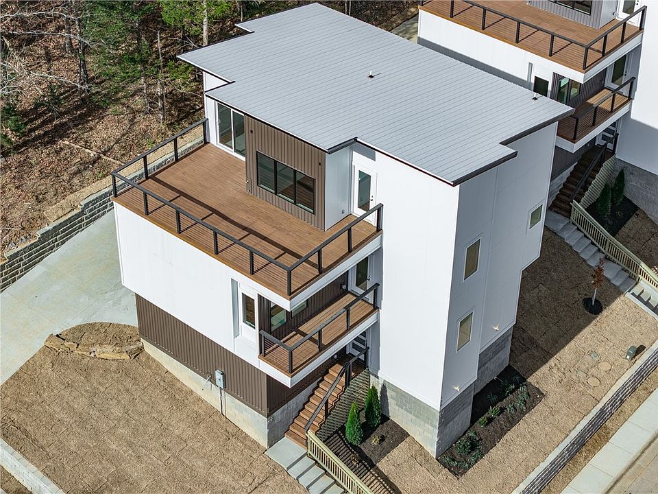 1st image of 111 S Paddock Loop