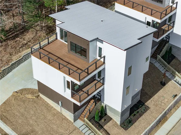 111 S Paddock Loop, Fayetteville, AR 72701