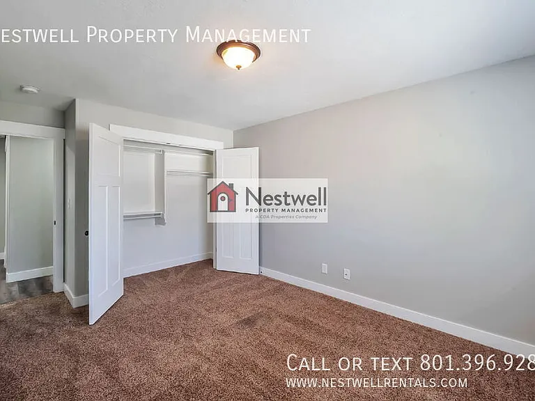 35 E Water Ln — Photo 14