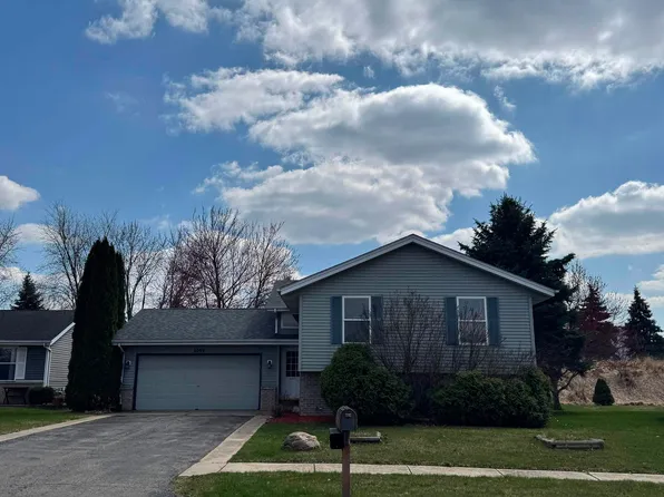 6293 Wicklow Close, Rockford, IL 61107