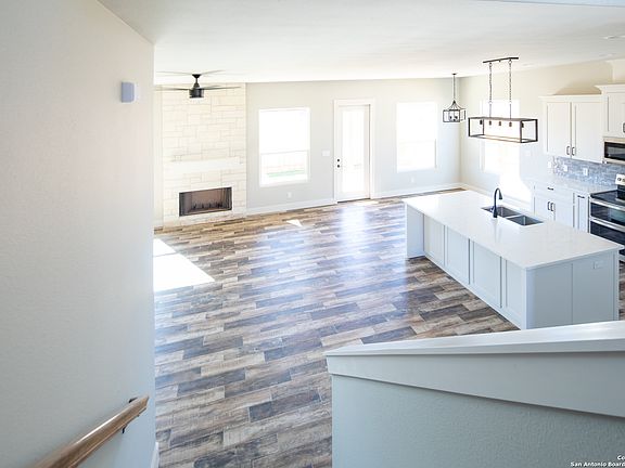 3rd image of 123 Madrona Ln