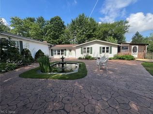 385 Cochran Rd, Aurora, OH 44202