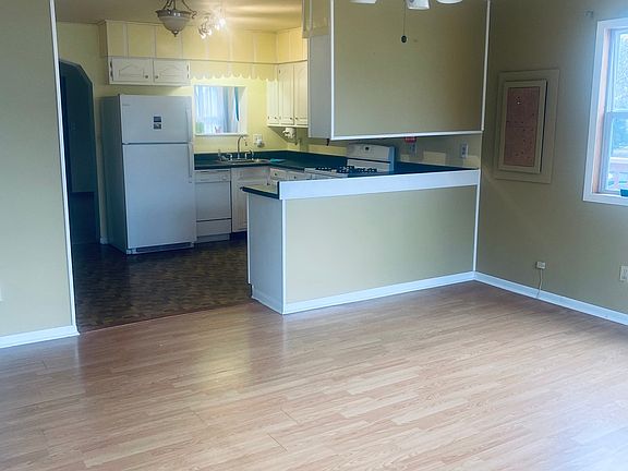 3rd image of 213 South St