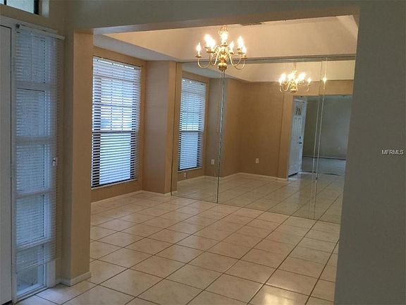 3rd image of 1002 N Magee Creek Ct