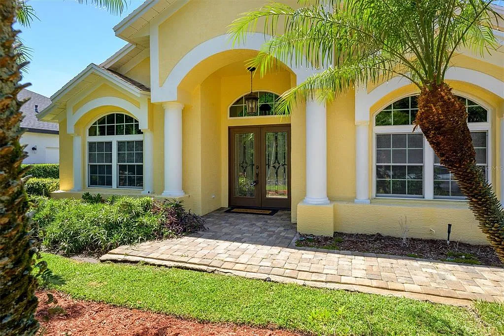 4 bed, 3.0 bath, 2585 sqft, $4,653 — Photo 3