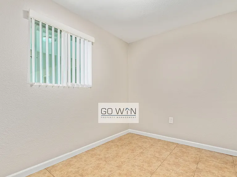 2146 E Taylor St — Photo 14